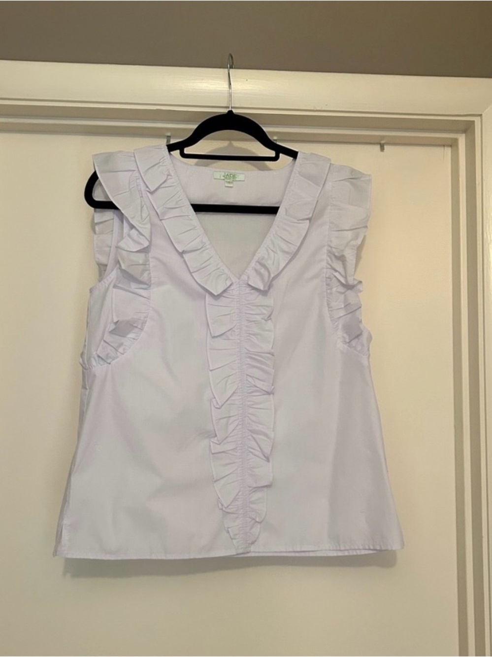 NWOT Jade White Ruffle V-Neck Sleeveless Blouse
